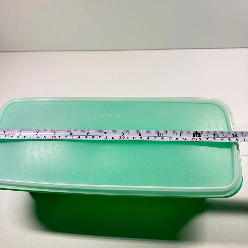 TUPPERWARE Vintage Jadeite Green Vegetable Crisper 784-1 Rectangular Lid Grid